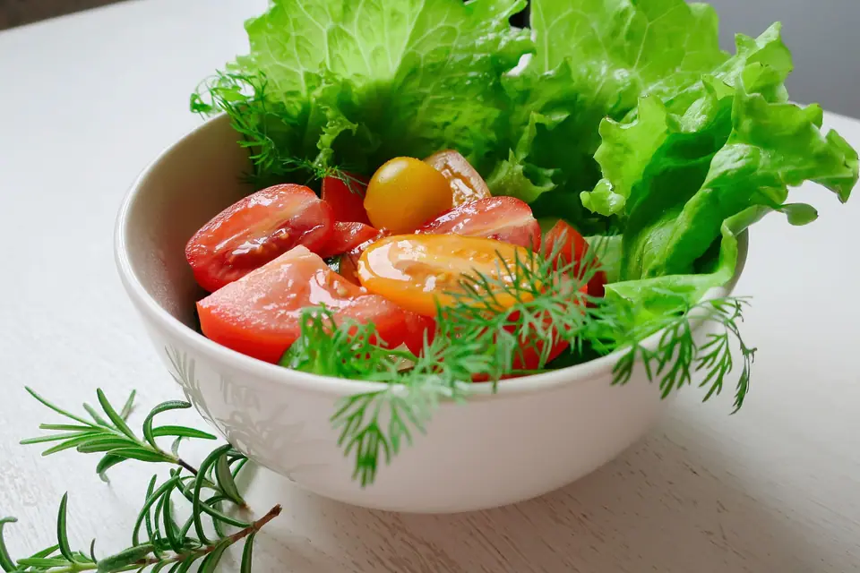 Mor lahana salatası