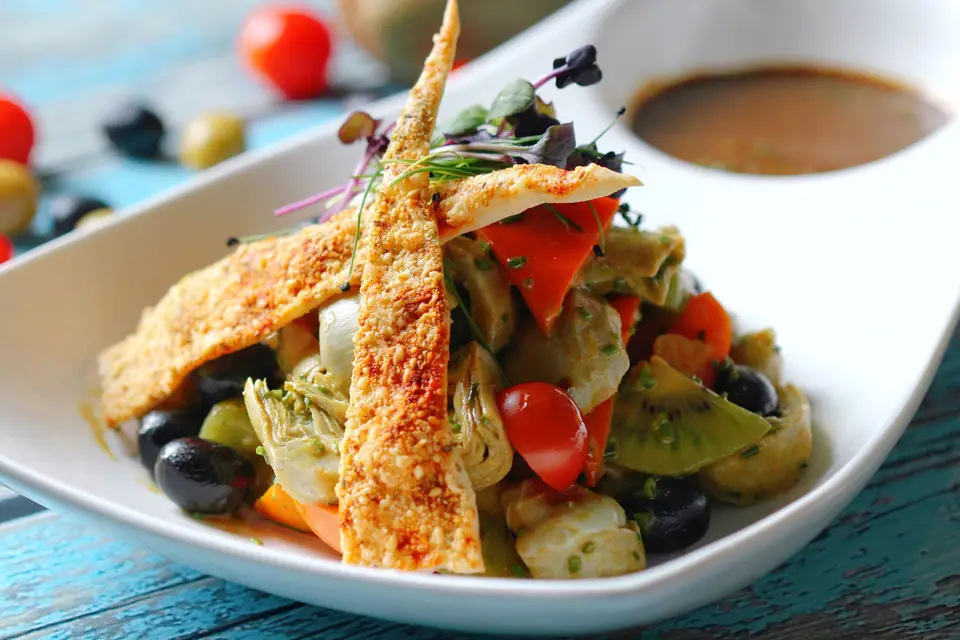 Közlenmiş patlıcan salatası
